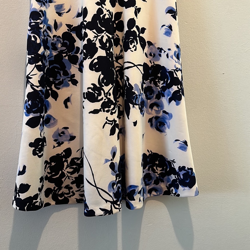 Floral Dress 👗 - Picture 3 of 7